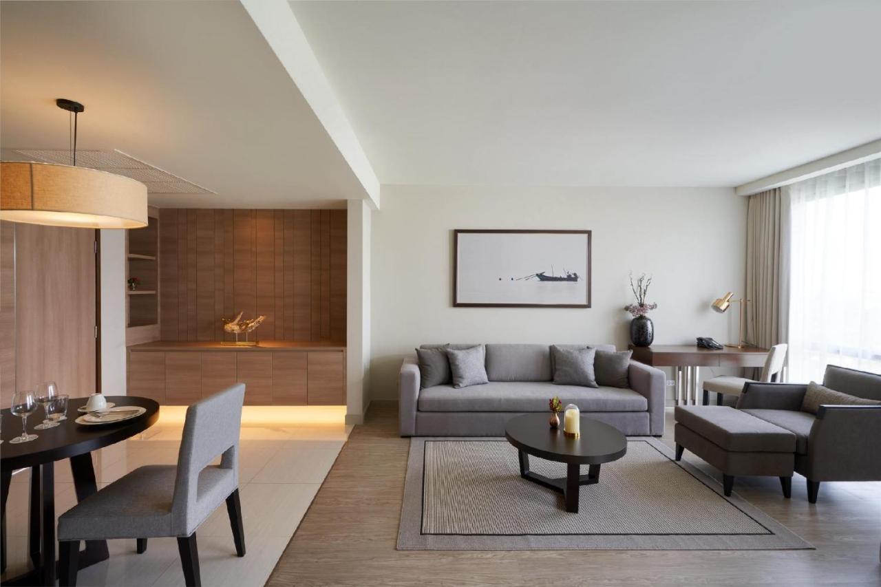 The Park Nine Hotel Suvarnabhumi Bangkok Bagian luar foto A living room at The Hari