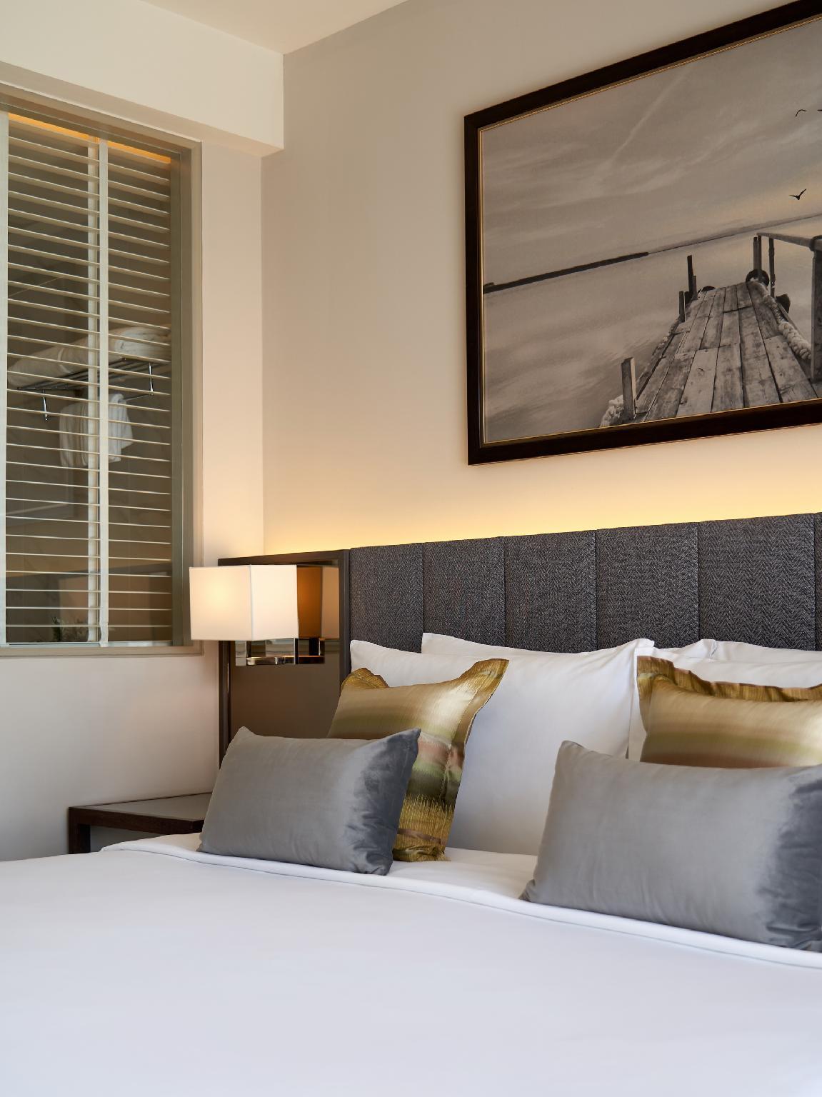 The Park Nine Hotel Suvarnabhumi Bangkok Bagian luar foto A bedroom at the hotel