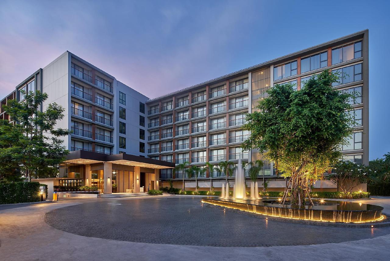The Park Nine Hotel Suvarnabhumi Bangkok Bagian luar foto The hotel in 2019