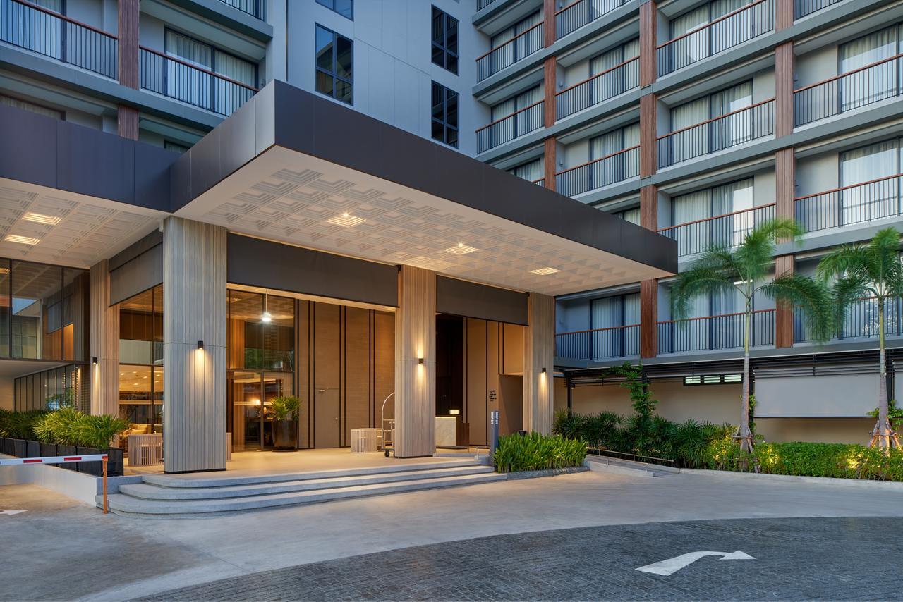 The Park Nine Hotel Suvarnabhumi Bangkok Bagian luar foto The hotel's entrance